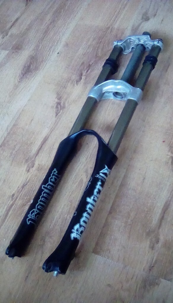 marzocchi bomber triple clamp forks
